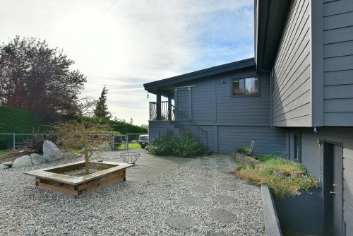 4926 Laurel Avenue, Sechelt, BC 