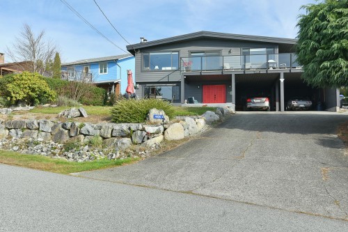 4926 Laurel Avenue, Sechelt, BC 