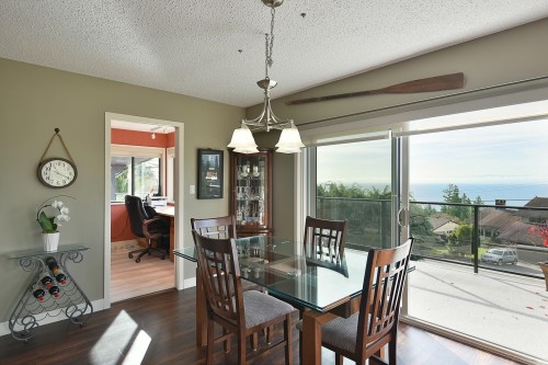 4926 Laurel Avenue, Sechelt, BC 