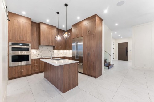 2719 46Th Avenue E, Vancouver, BC 