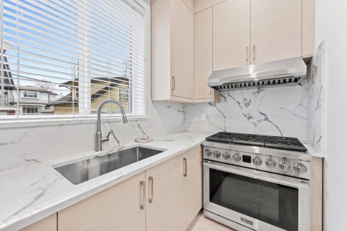 2719 46Th Avenue E, Vancouver, BC 