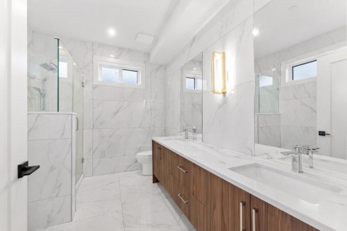 2719 46Th Avenue E, Vancouver, BC 
