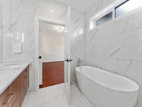 2719 46Th Avenue E, Vancouver, BC 