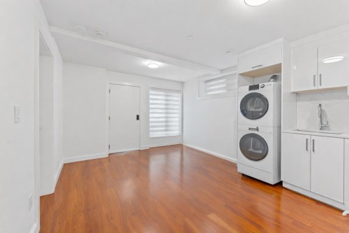 2719 46Th Avenue E, Vancouver, BC 