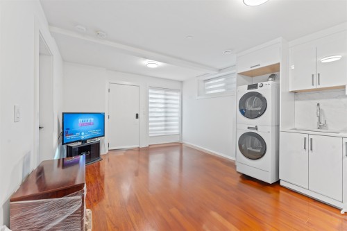 2719 46Th Avenue E, Vancouver, BC 