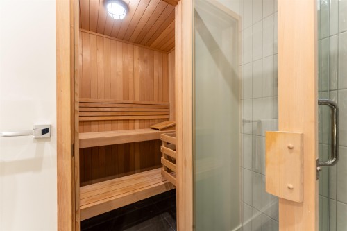 2719 46Th Avenue E, Vancouver, BC 