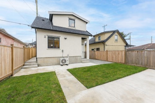 2719 46Th Avenue E, Vancouver, BC 