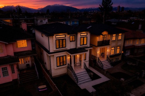 2719 46Th Avenue E, Vancouver, BC 