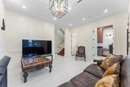 2719 46Th Avenue E, Vancouver, BC 