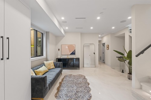 1126 Heywood Street, North Vancouver, BC 