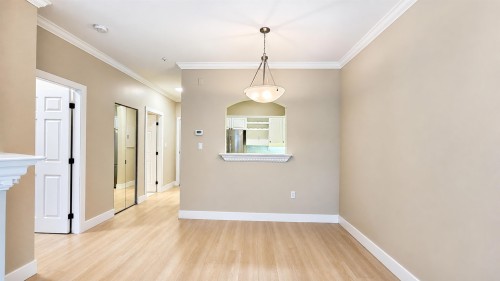 211-2985 Princess Crescent, Coquitlam, BC - Indoor Photo Showing Other Room