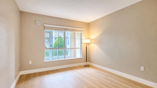 211-2985 Princess Crescent, Coquitlam, BC - Indoor Photo Showing Other Room