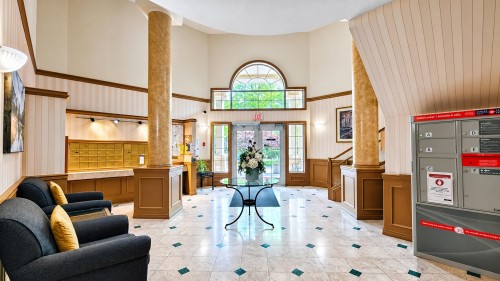 211-2985 Princess Crescent, Coquitlam, BC - Indoor Photo Showing Other Room