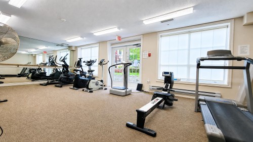 211-2985 Princess Crescent, Coquitlam, BC - Indoor Photo Showing Gym Room