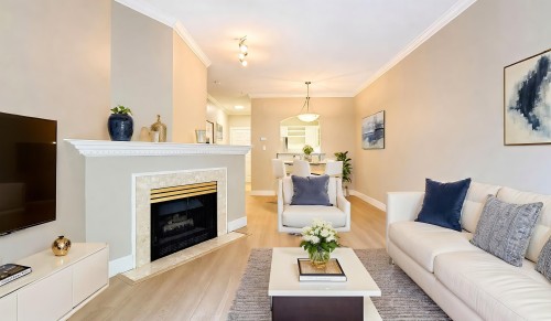 211-2985 Princess Crescent, Coquitlam, BC - Indoor Photo Showing Living Room With Fireplace