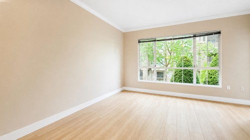 211-2985 Princess Crescent, Coquitlam, BC - Indoor Photo Showing Other Room