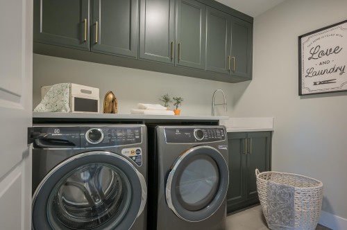 24461 Jenewein Drive, Maple Ridge, BC - Indoor Photo Showing Laundry Room