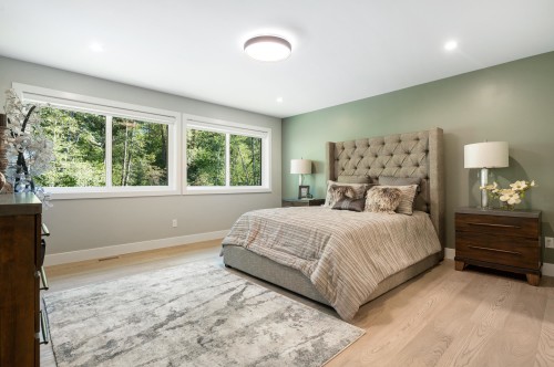 24461 Jenewein Drive, Maple Ridge, BC - Indoor Photo Showing Bedroom
