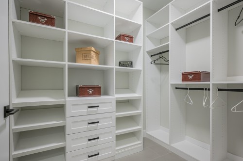 24461 Jenewein Drive, Maple Ridge, BC - Indoor With Storage
