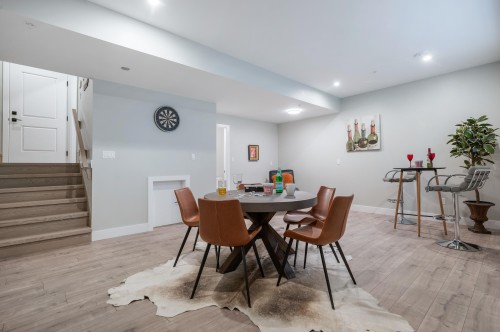 24461 Jenewein Drive, Maple Ridge, BC - Indoor Photo Showing Dining Room