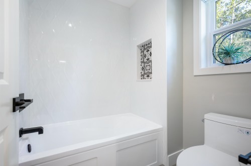 24461 Jenewein Drive, Maple Ridge, BC - Indoor Photo Showing Bathroom