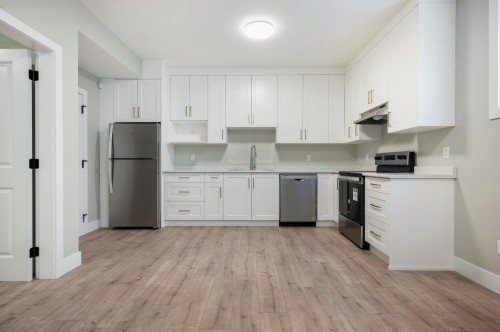 24461 Jenewein Drive, Maple Ridge, BC - Indoor Photo Showing Kitchen