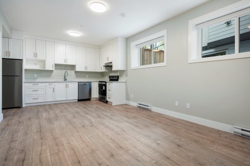 24461 Jenewein Drive, Maple Ridge, BC - Indoor Photo Showing Kitchen