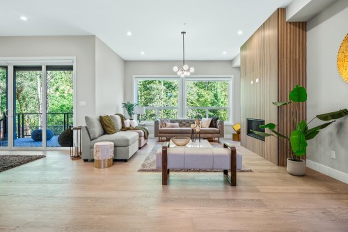 24461 Jenewein Drive, Maple Ridge, BC - Indoor Photo Showing Living Room
