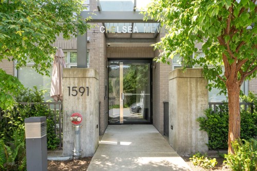 104-1591 Bowser Avenue, North Vancouver, BC 