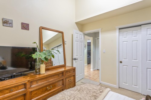 205-1518 Bowser Avenue, North Vancouver, BC 