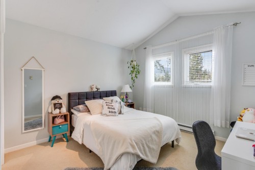 205-1518 Bowser Avenue, North Vancouver, BC 