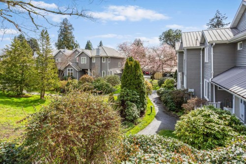 205-1518 Bowser Avenue, North Vancouver, BC 