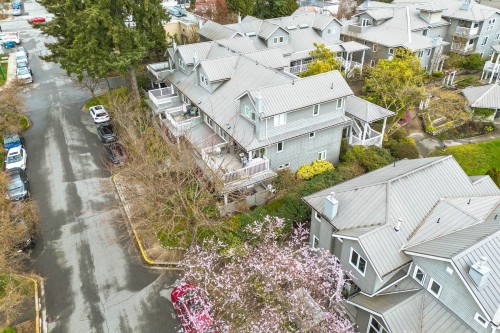 205-1518 Bowser Avenue, North Vancouver, BC 