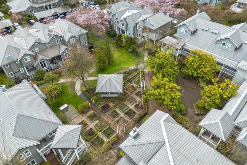 205-1518 Bowser Avenue, North Vancouver, BC 