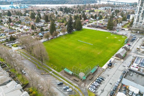 205-1518 Bowser Avenue, North Vancouver, BC 