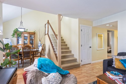 205-1518 Bowser Avenue, North Vancouver, BC 