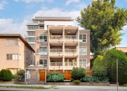 203-985 10th Avenue W Vancouver, BC V5Z 1L9