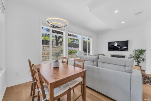 2459 Mathers Avenue, West Vancouver, BC 