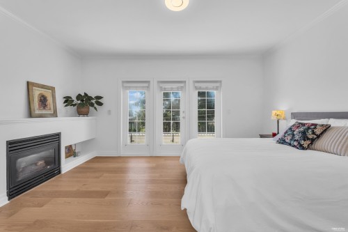2459 Mathers Avenue, West Vancouver, BC 