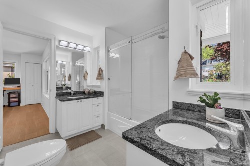 2459 Mathers Avenue, West Vancouver, BC 