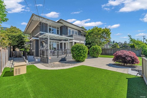 2459 Mathers Avenue, West Vancouver, BC 