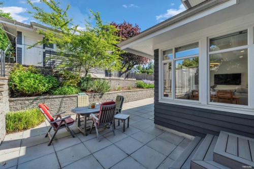 2459 Mathers Avenue, West Vancouver, BC 