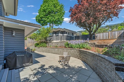 2459 Mathers Avenue, West Vancouver, BC 
