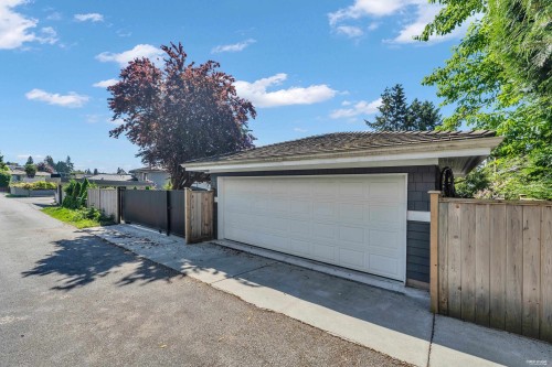 2459 Mathers Avenue, West Vancouver, BC 