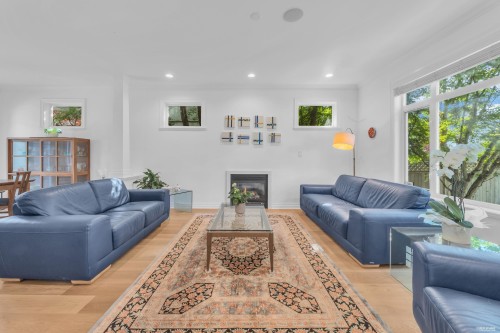 2459 Mathers Avenue, West Vancouver, BC 