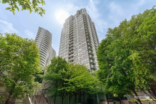 808-939 Expo Boulevard  Vancouver, BC V6Z 3G7