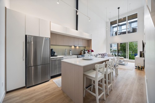 317-9888 University Crescent, Burnaby, BC 