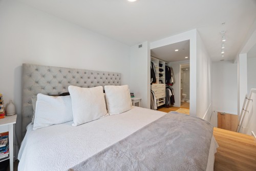 317-9888 University Crescent, Burnaby, BC 