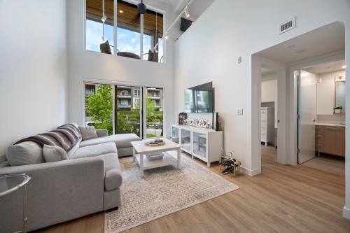 317-9888 University Crescent, Burnaby, BC 