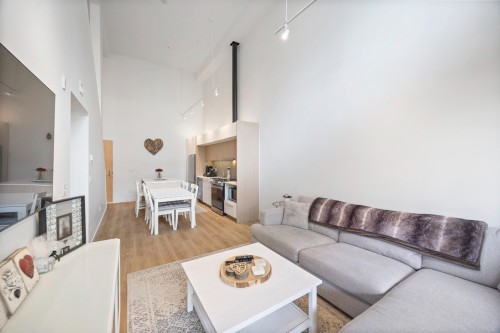 317-9888 University Crescent, Burnaby, BC 